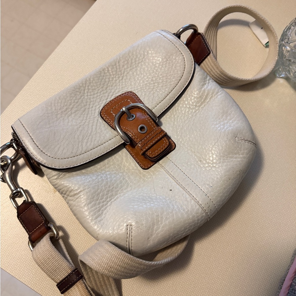 Stylish White and Brown Pebbled Leather Women's Coach Bag!